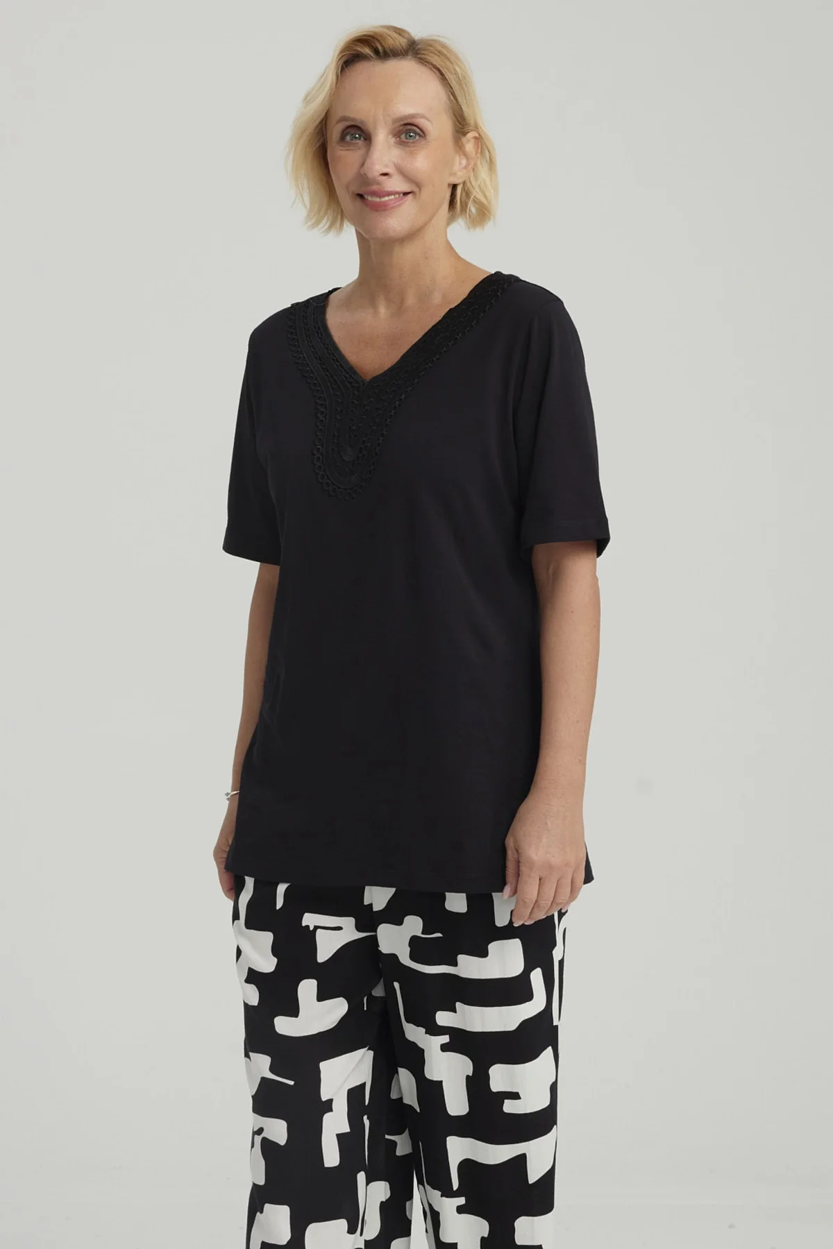 Polera Mujer Macramé Negro - Image 2