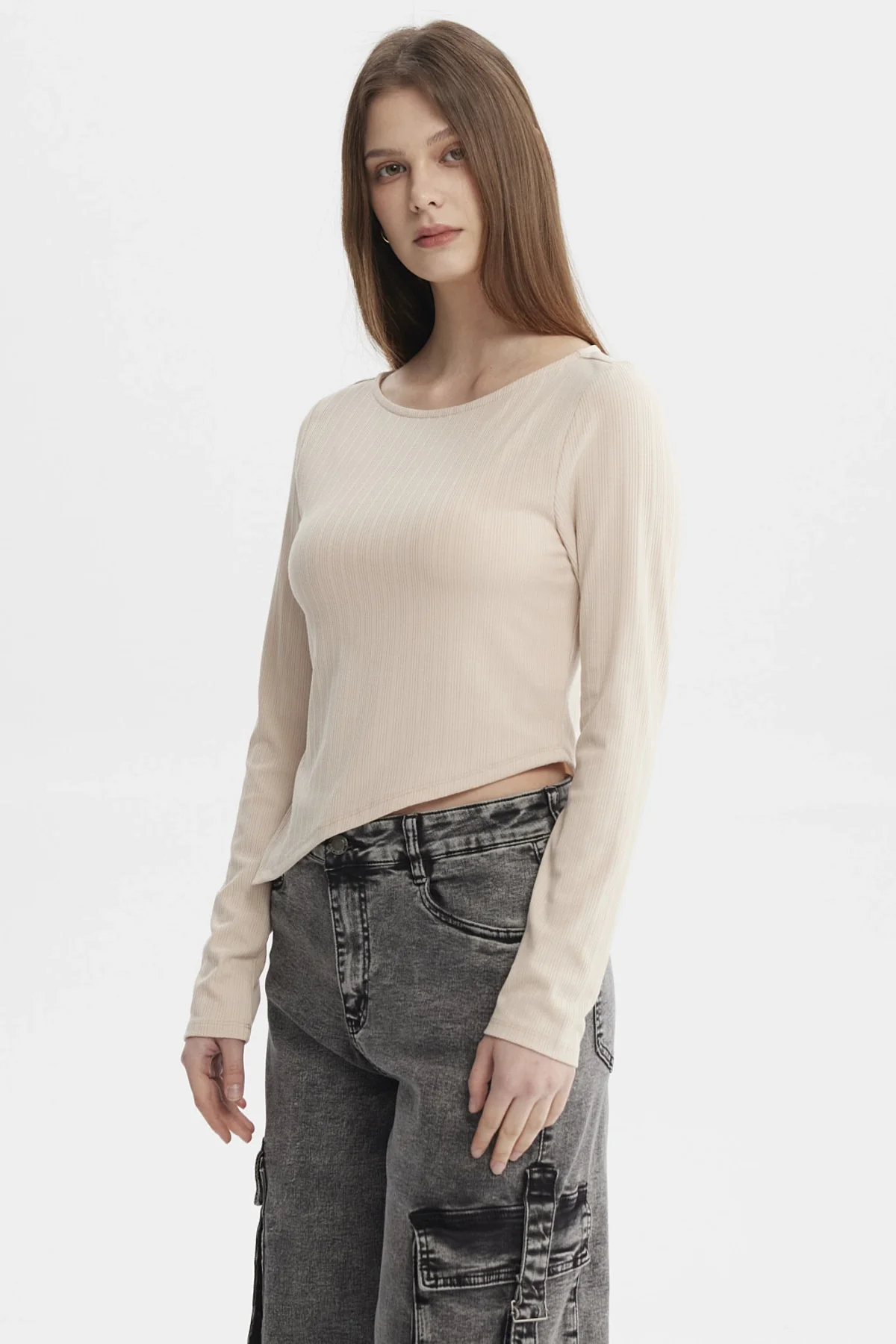 Polera Mujer Ojetillo En Costado Beige - Image 2