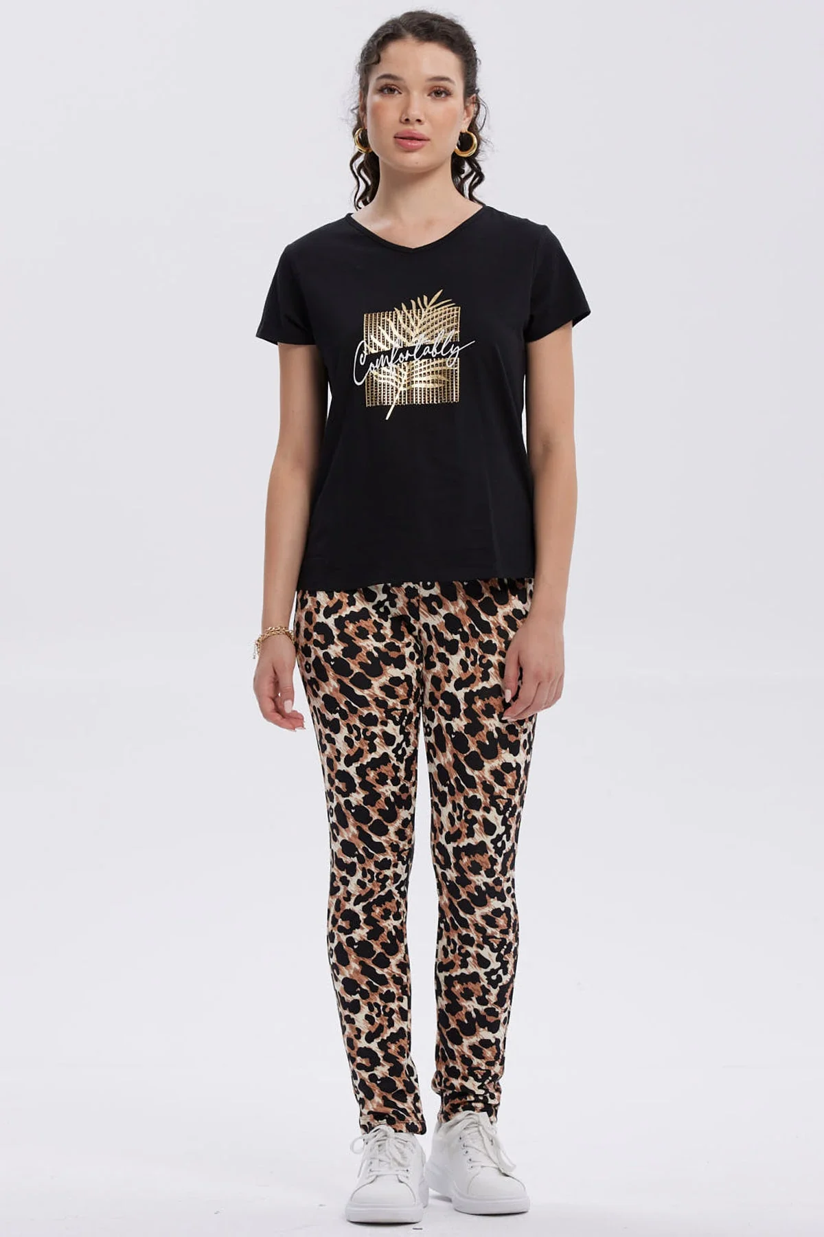 Polera Mujer Print Aplicación Folia Negro - Image 4