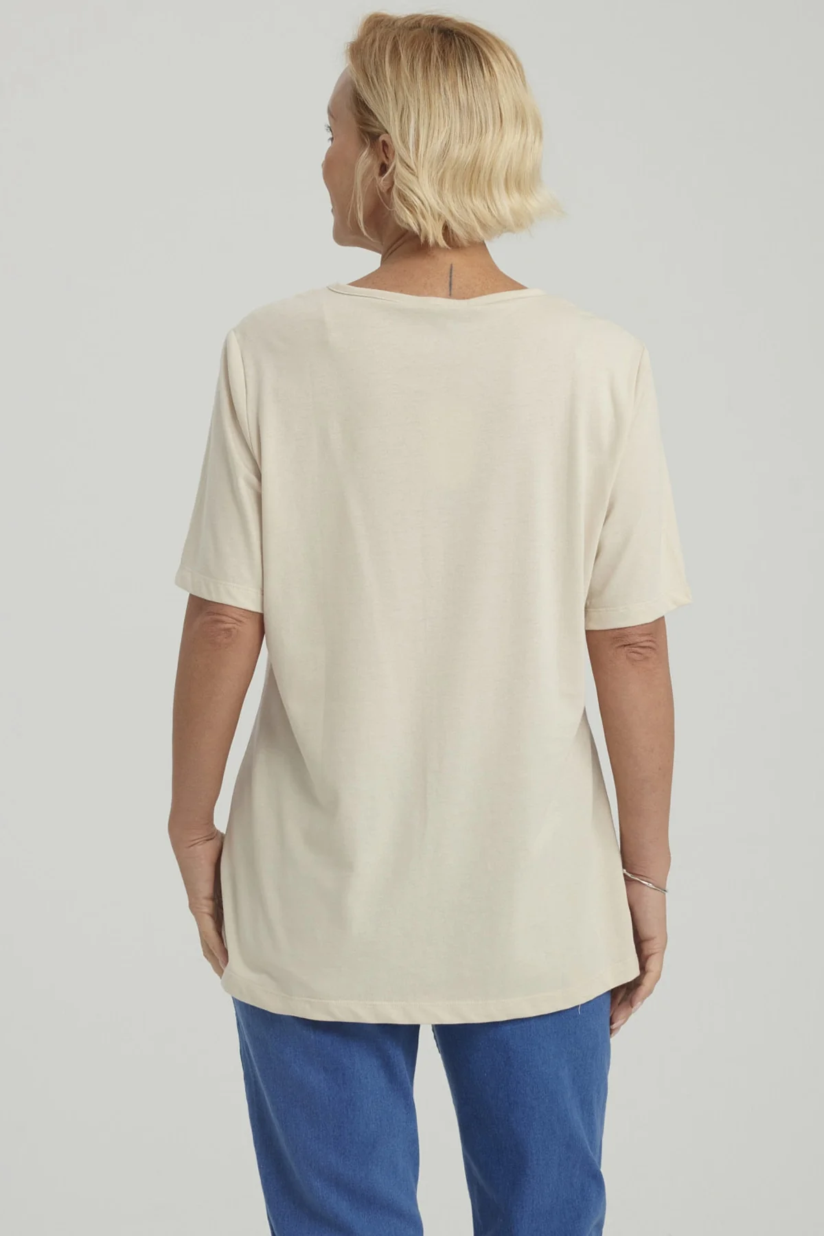 Polera Mujer Print Beige - Image 3