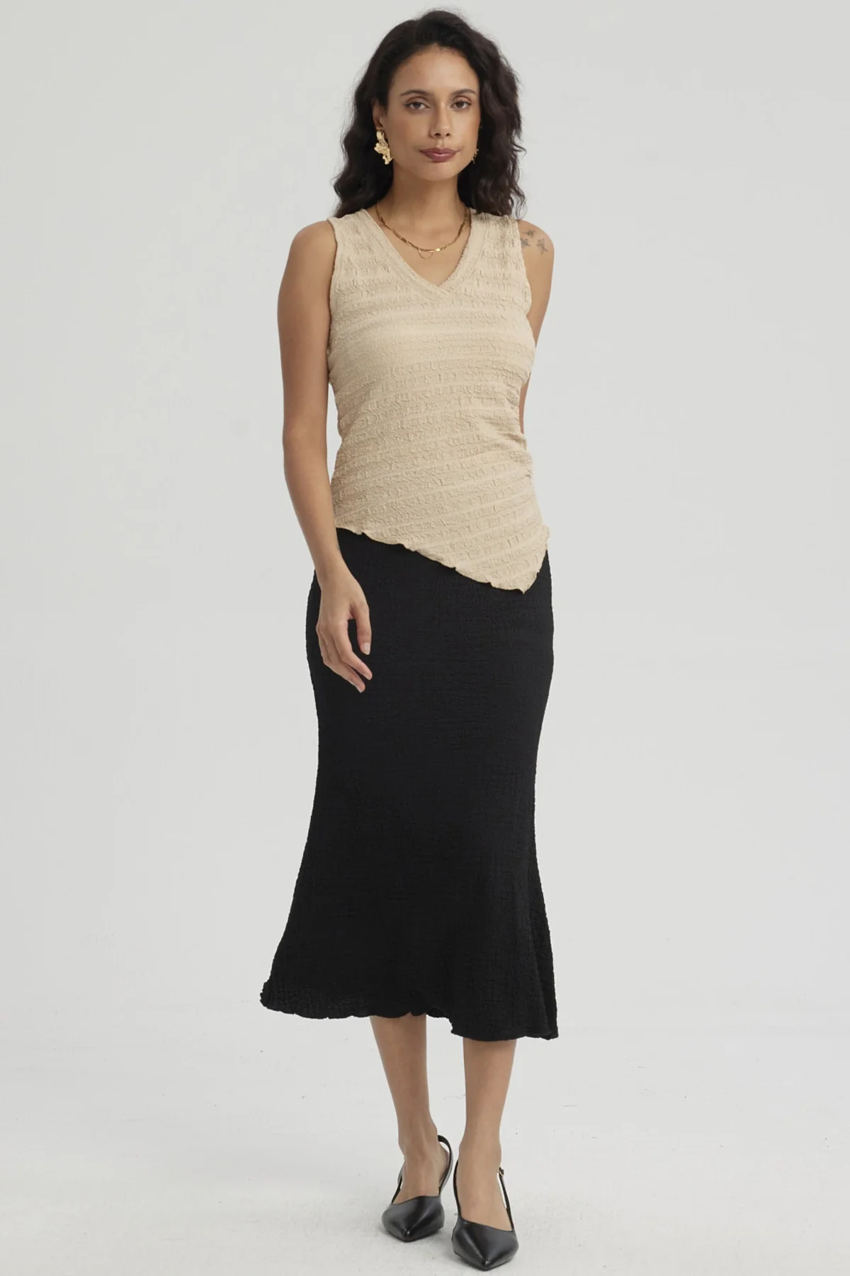Polera Mujer Recogido Beige Oscuro - Image 4