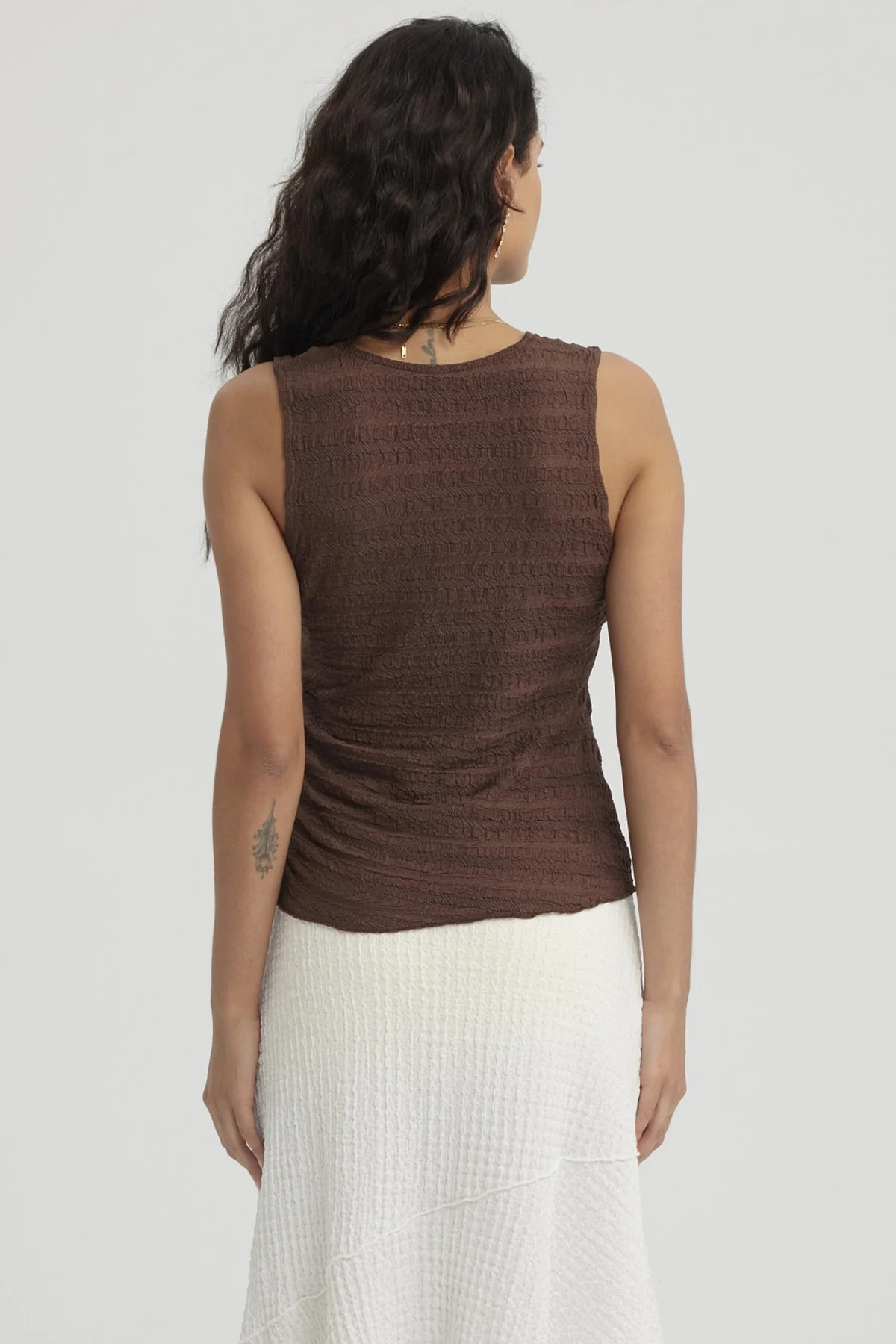 Polera Mujer Recogido Café Oscuro - Image 3