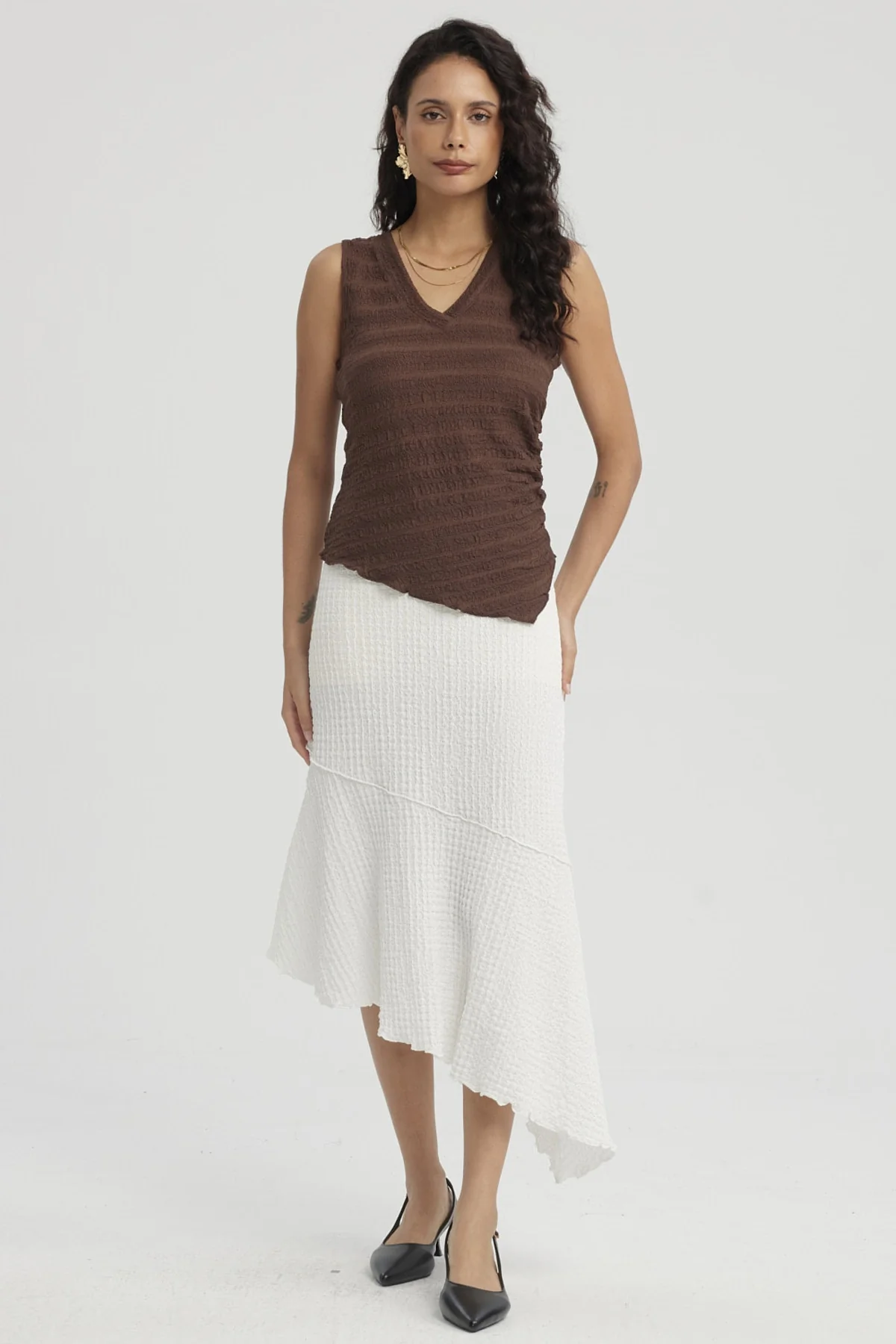 Polera Mujer Recogido Café Oscuro - Image 4