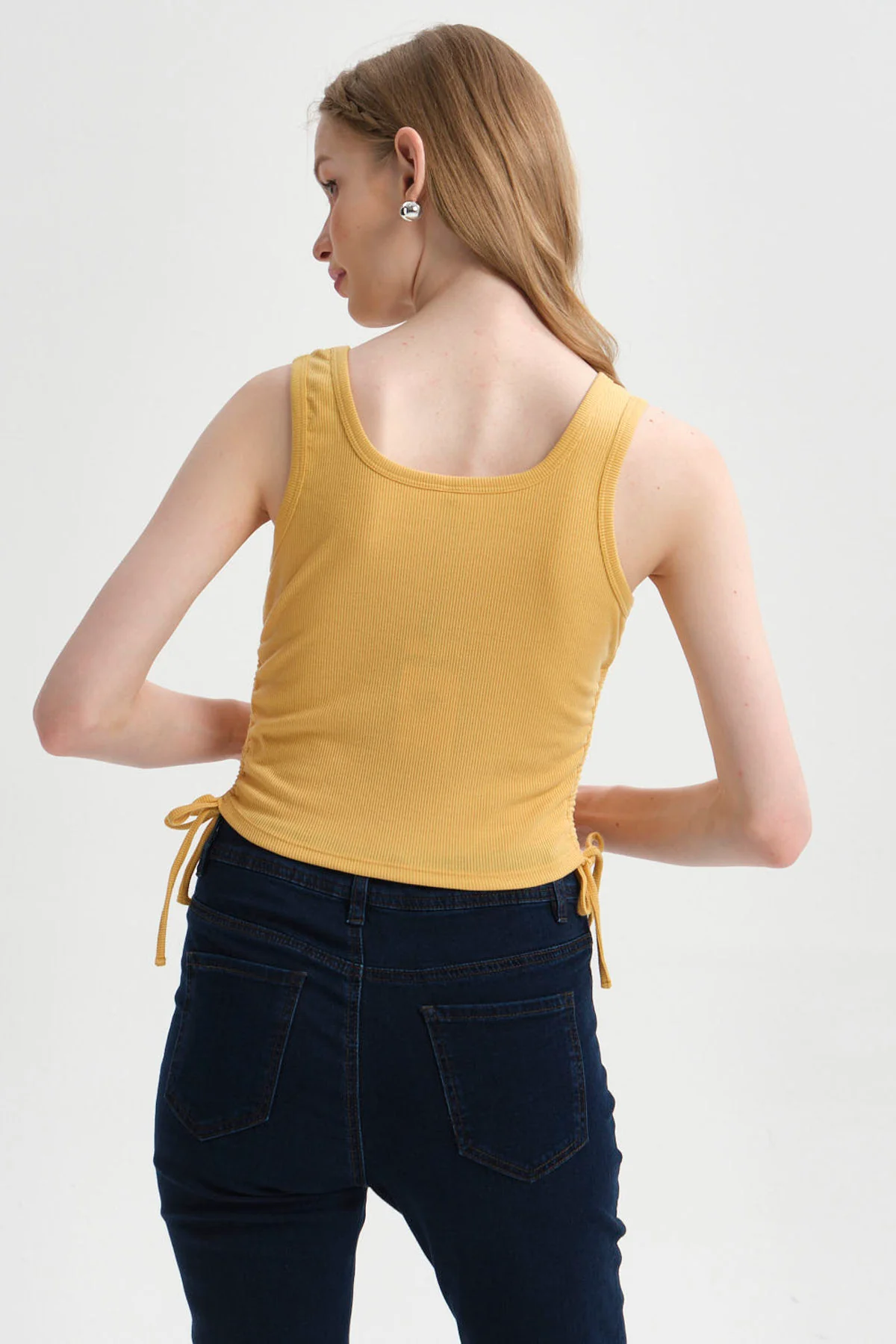 Polera Mujer Recogido Costado Amarillo - Image 3