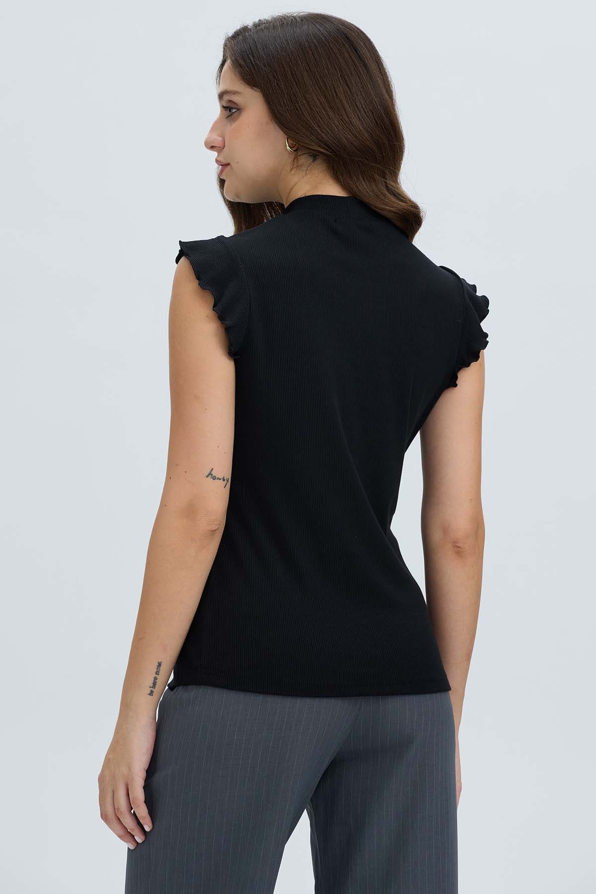 Polera Mujer Rib Terminaciones Negro - Image 3