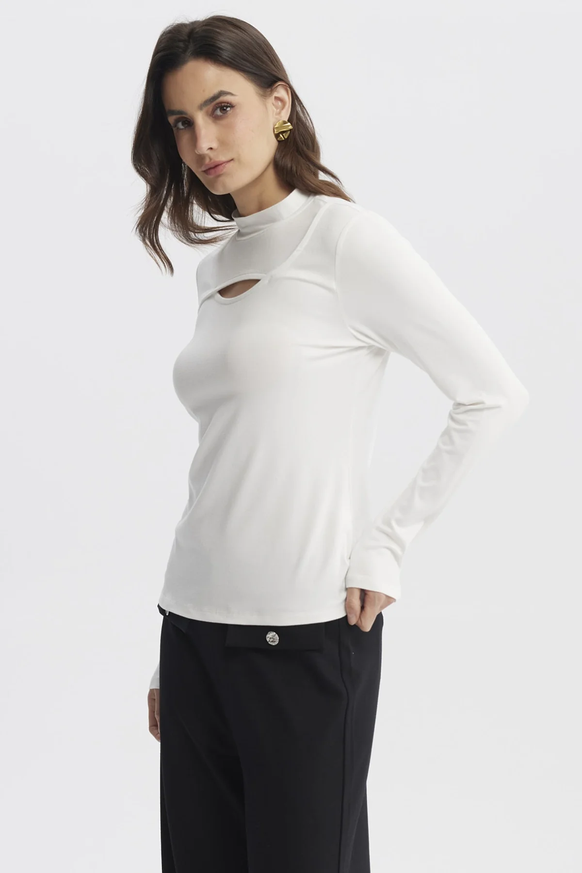 Polera Mujer Slim Cuello Apoyado Crudo - Image 2