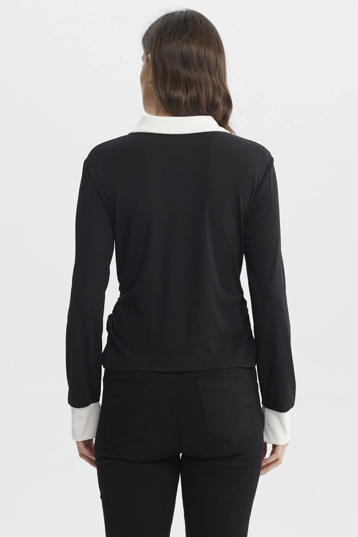 Polera Mujer Slim Cuello Camisero Negro - Image 3