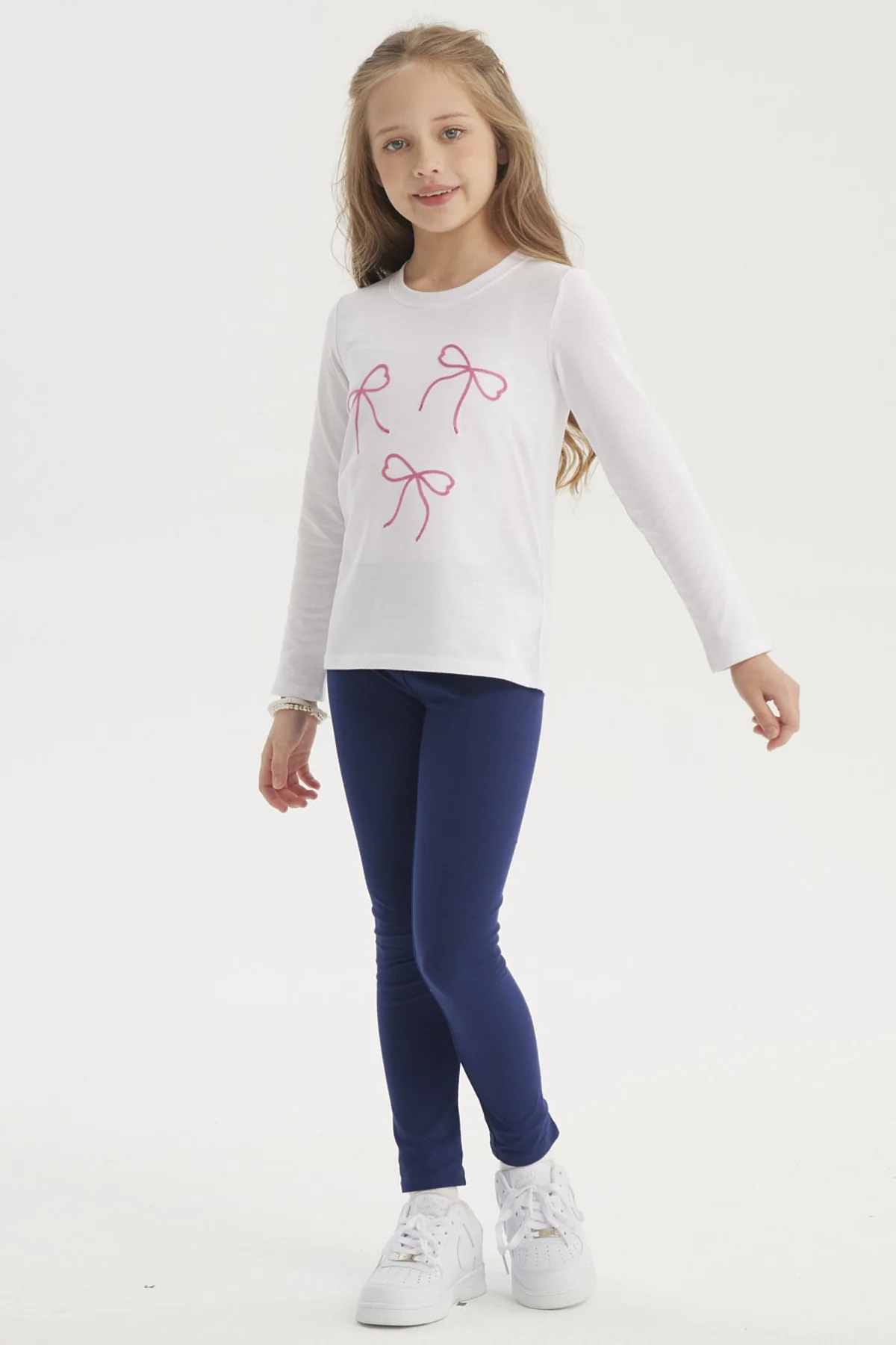 Polera Niña Aplicación Cordón Blanco - Image 4