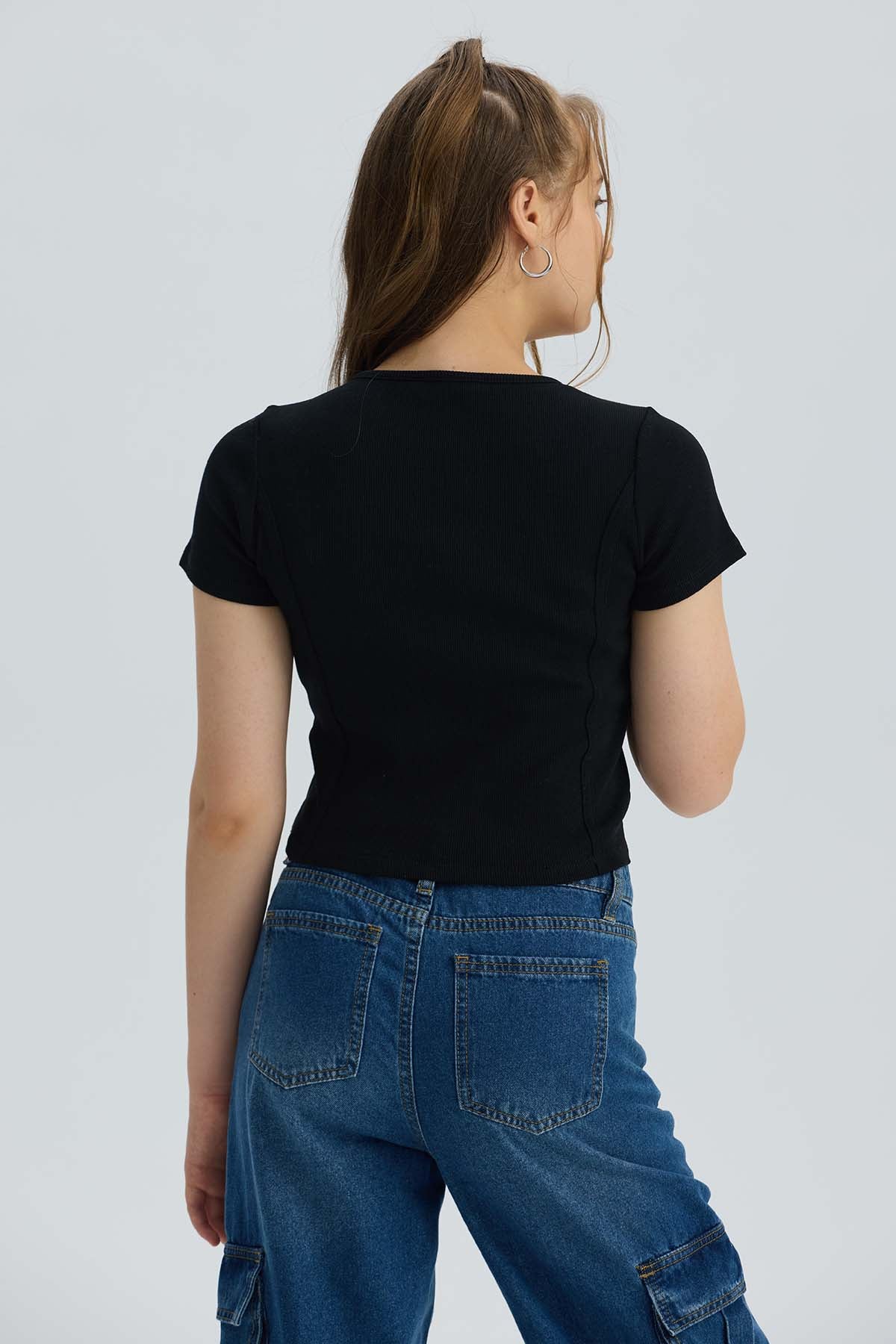Polera Niña Con Bordado Negro - Image 3