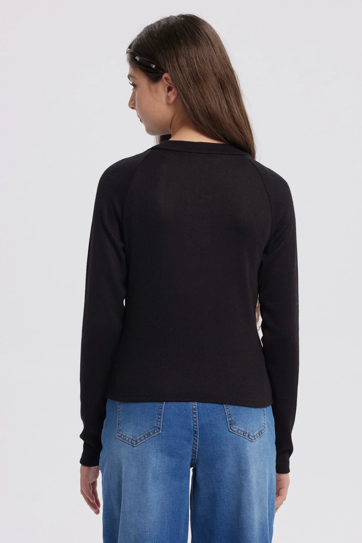 Polera Niña Cuello Alto Parcial Negro - Image 3