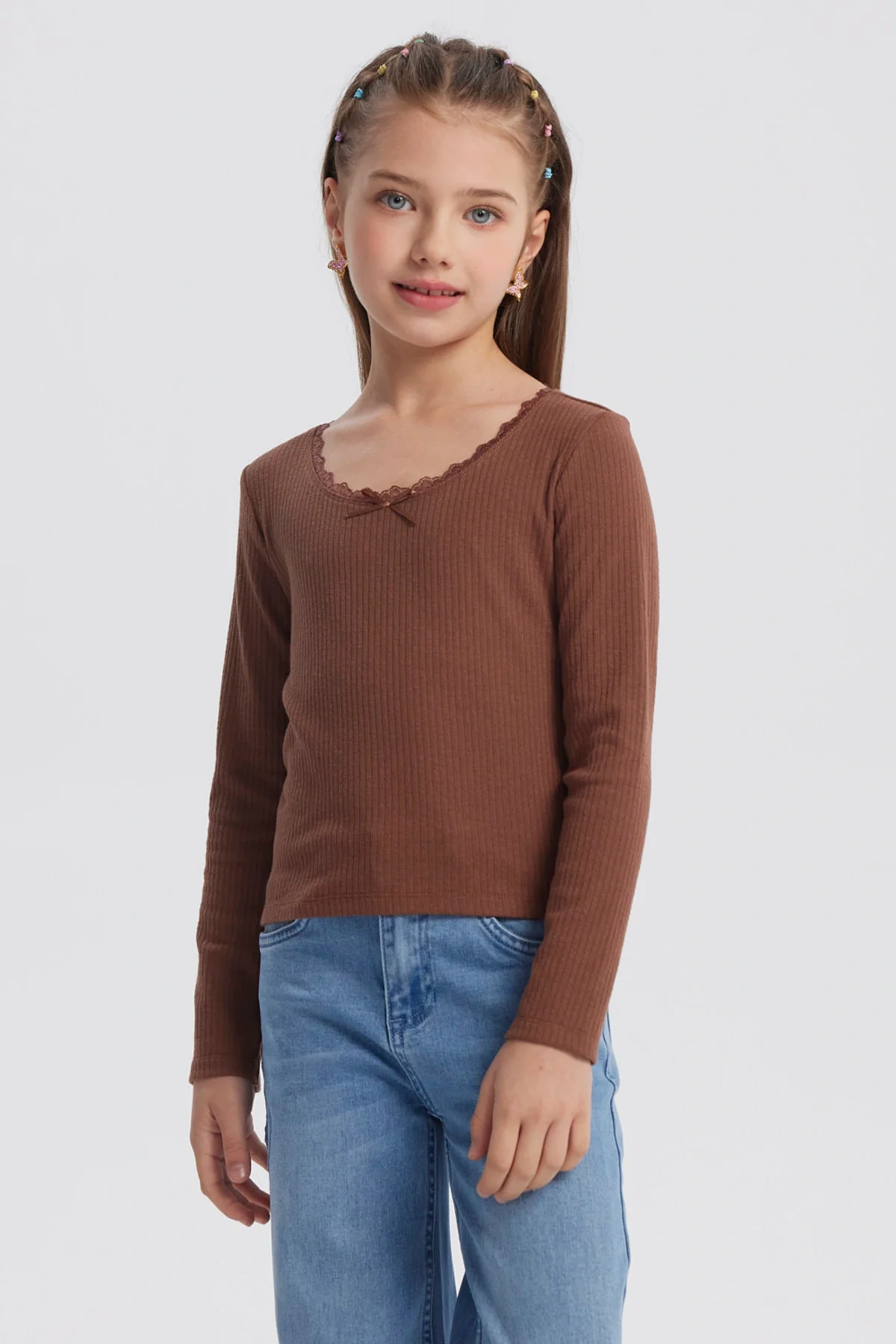 Polera Niña Cuello Encaje Café - Image 2
