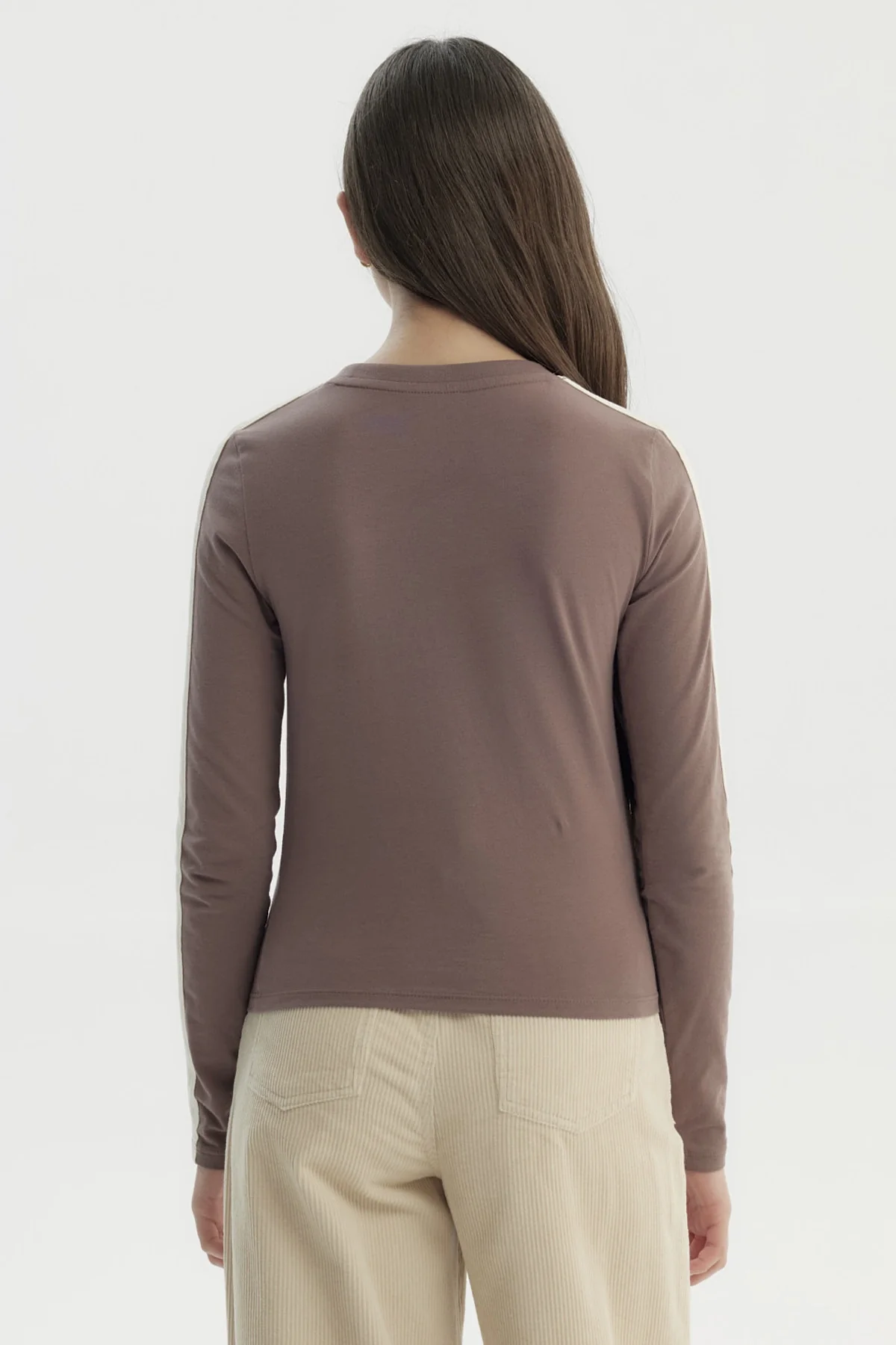 Polera Niña Slim Café Claro - Image 3