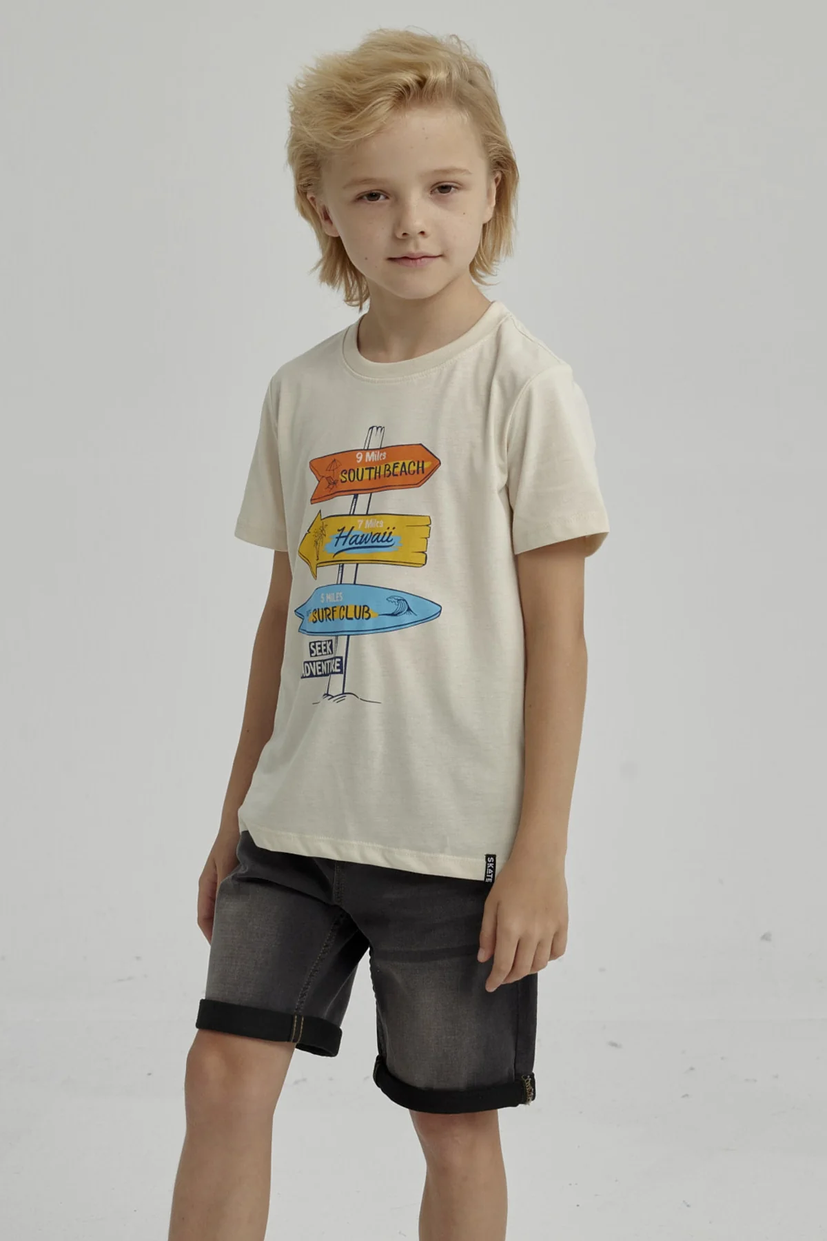 Polera Niño Básica Estampada Crudo - Image 2