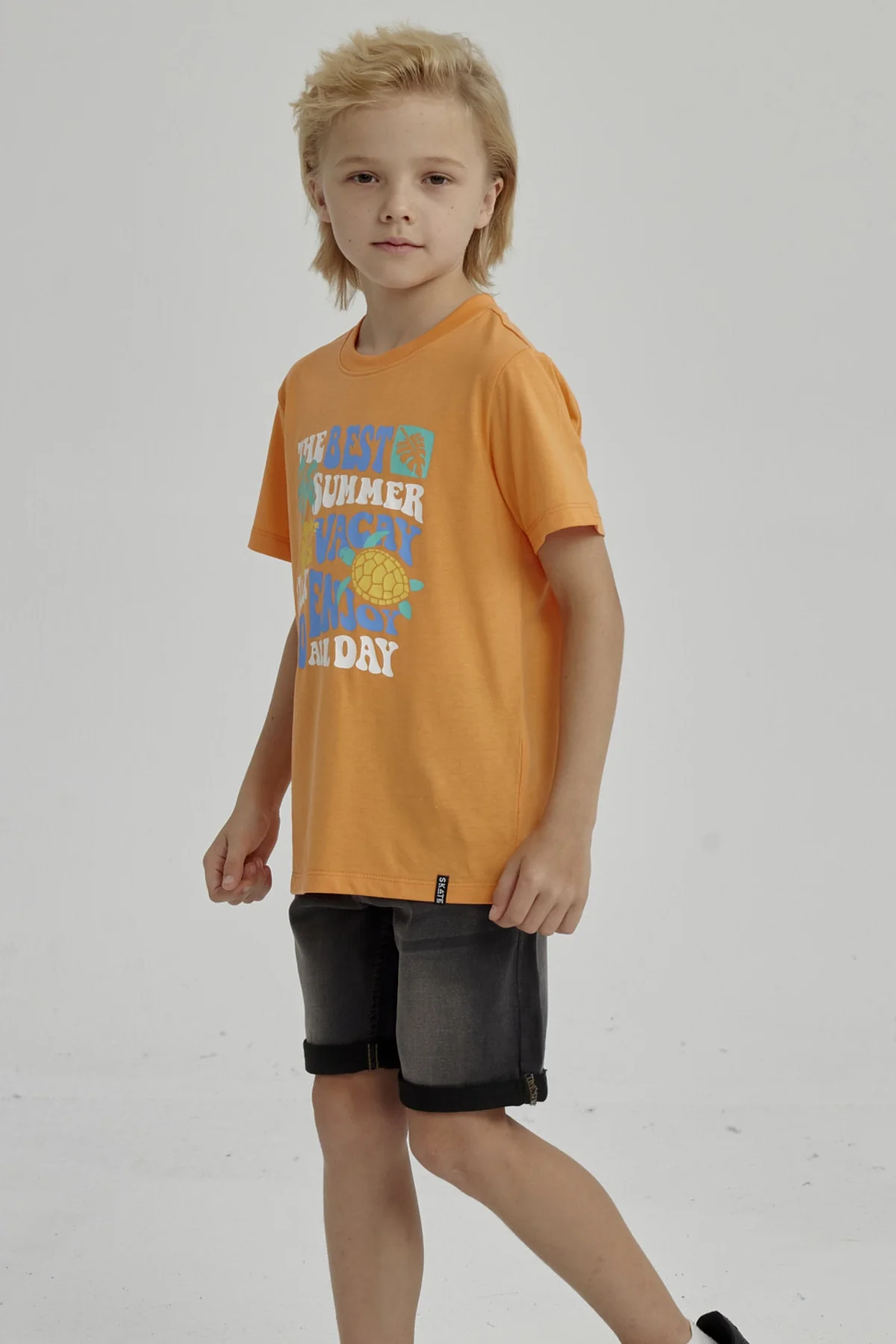 Polera Niño Básica Estampada Naranjo - Image 2