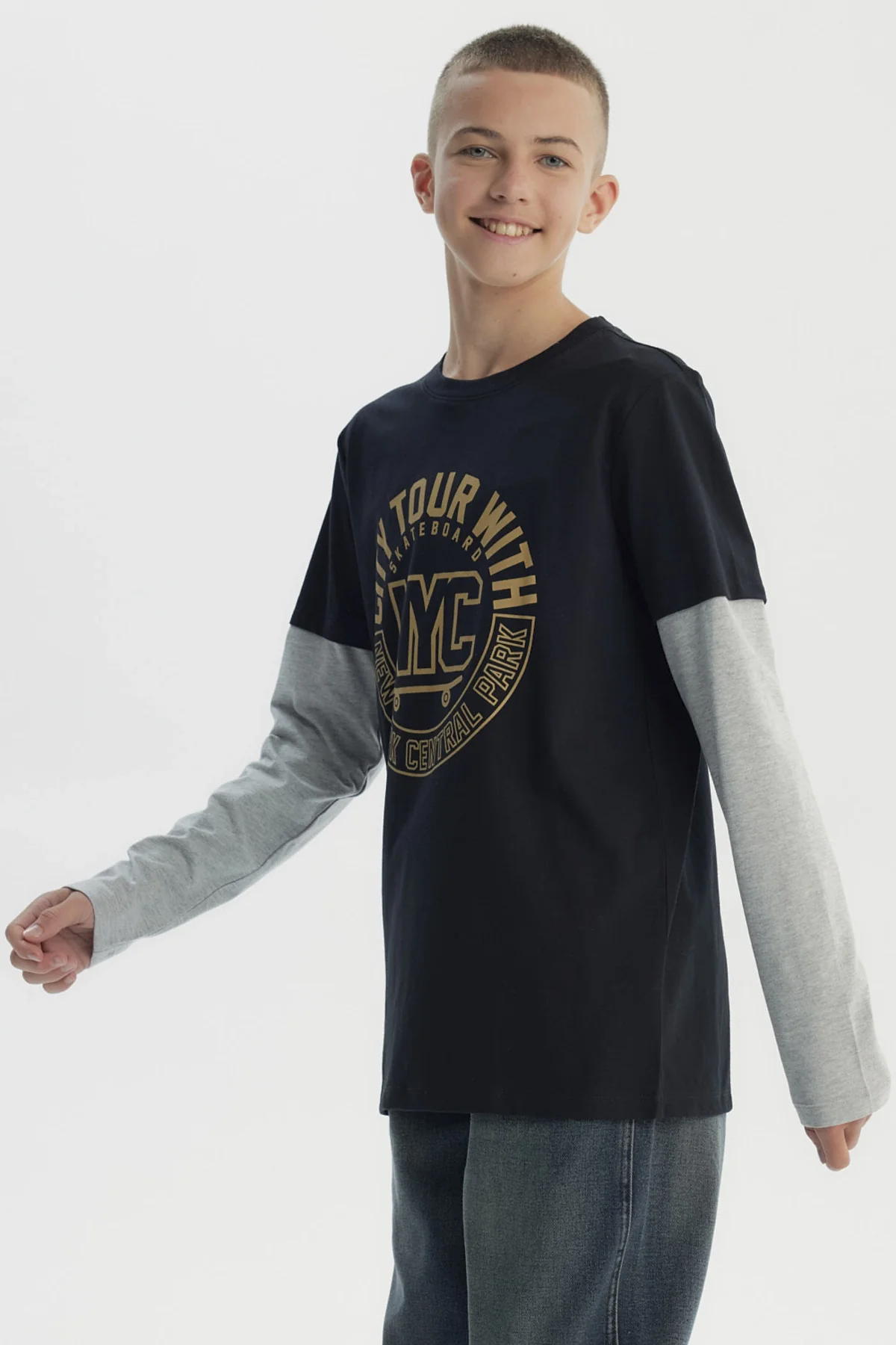 Polera Niño Básica Print Negro - Image 2