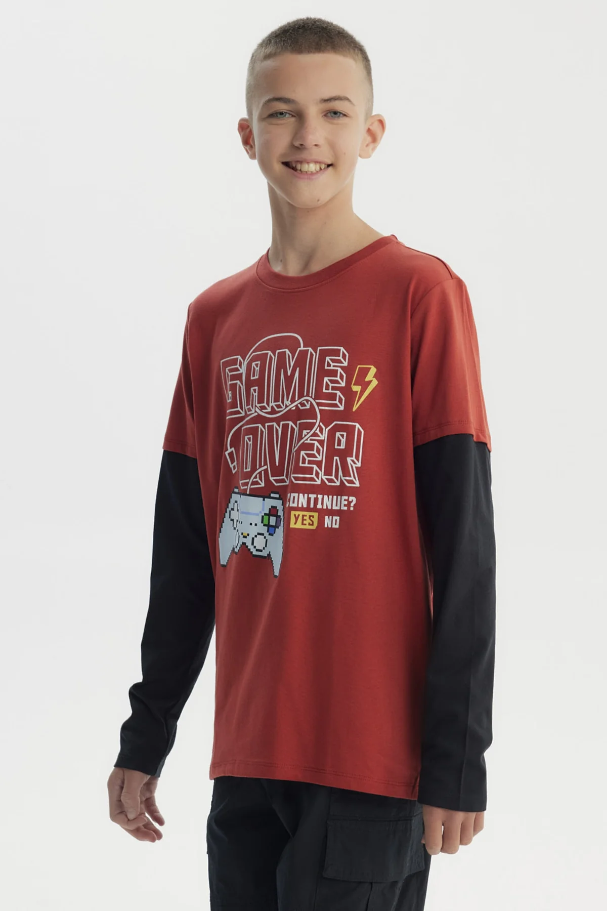 Polera Niño Básica Print Ocre - Image 2