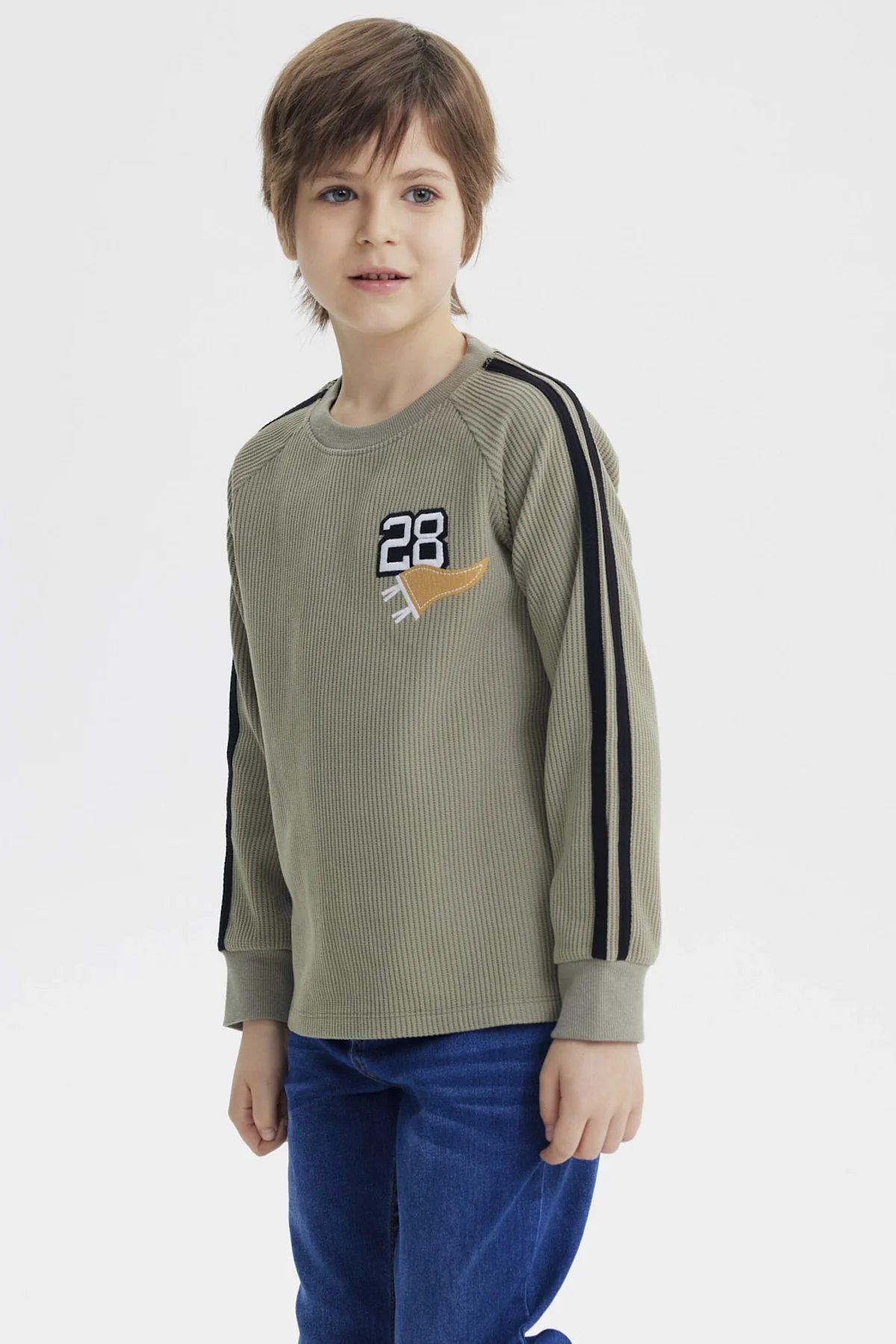 Polera Niño Bicolor Texturizada Verde Militar - Image 2