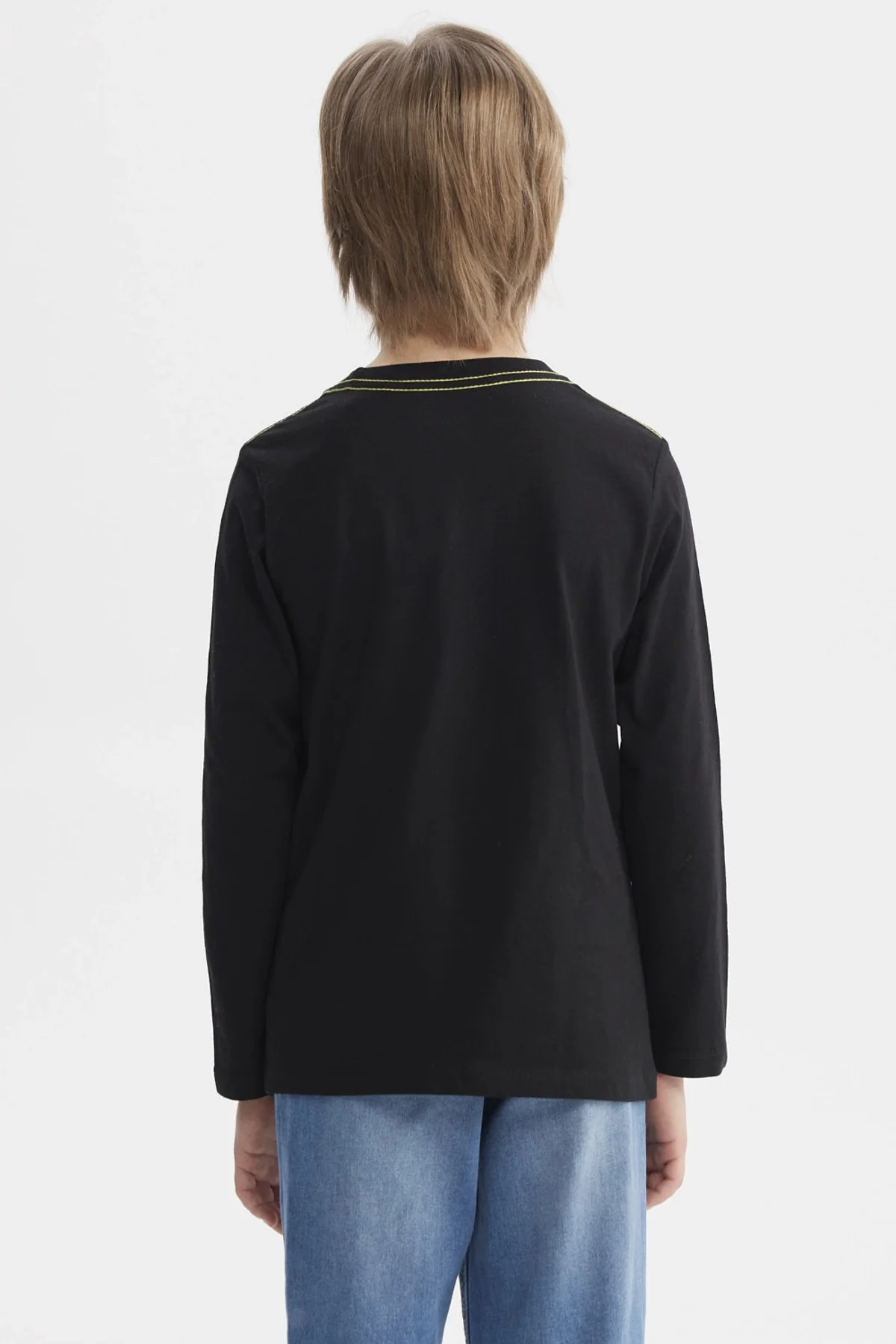Polera Niño Bordados Negro - Image 3