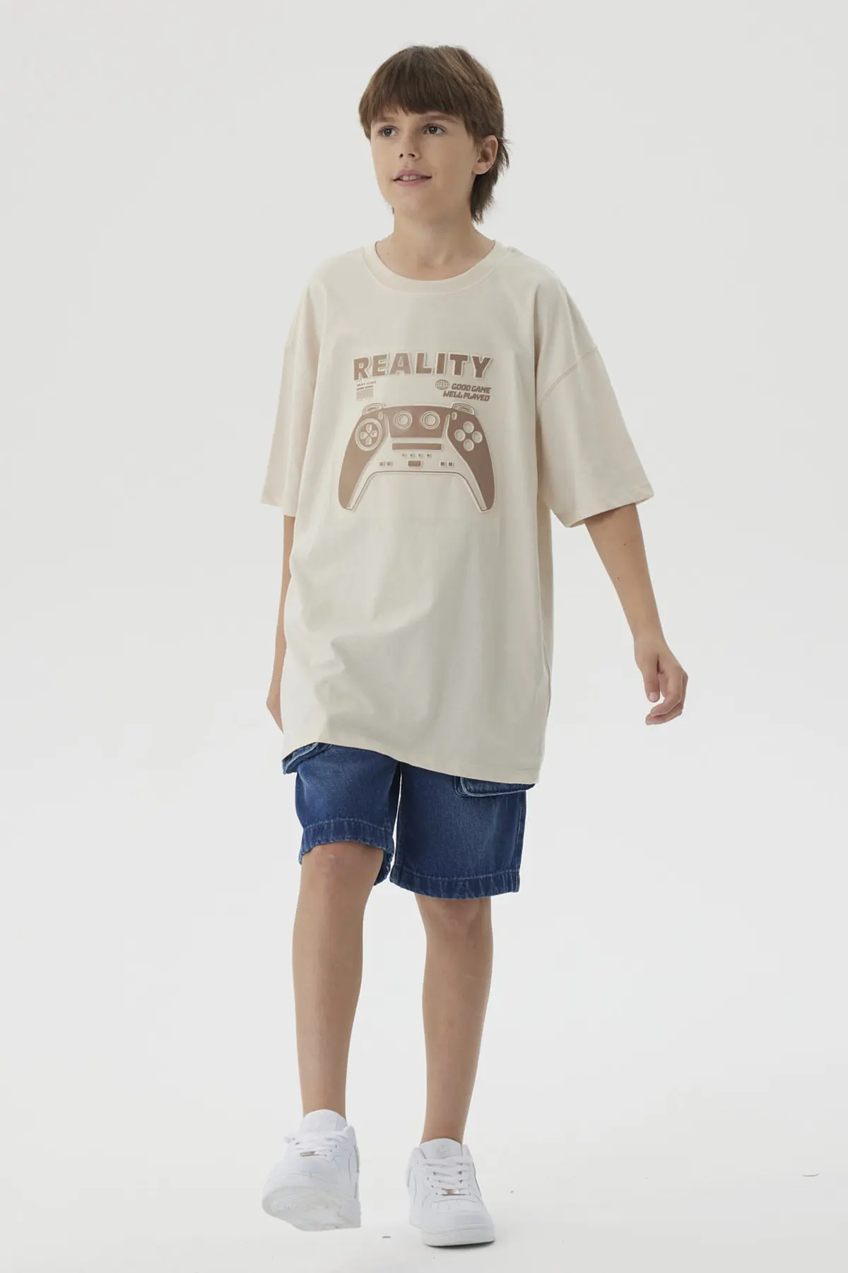 Polera Niño College Print 3D Beige - Image 4