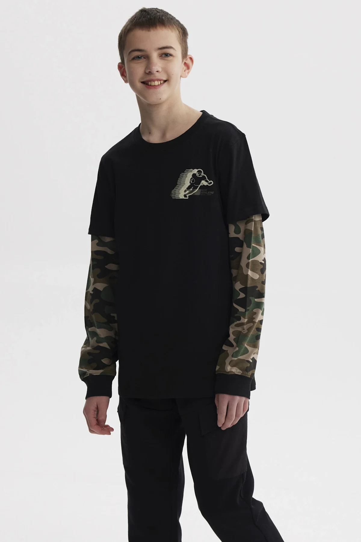 Polera Niño Doble Mangas Estampada Negro - Image 2