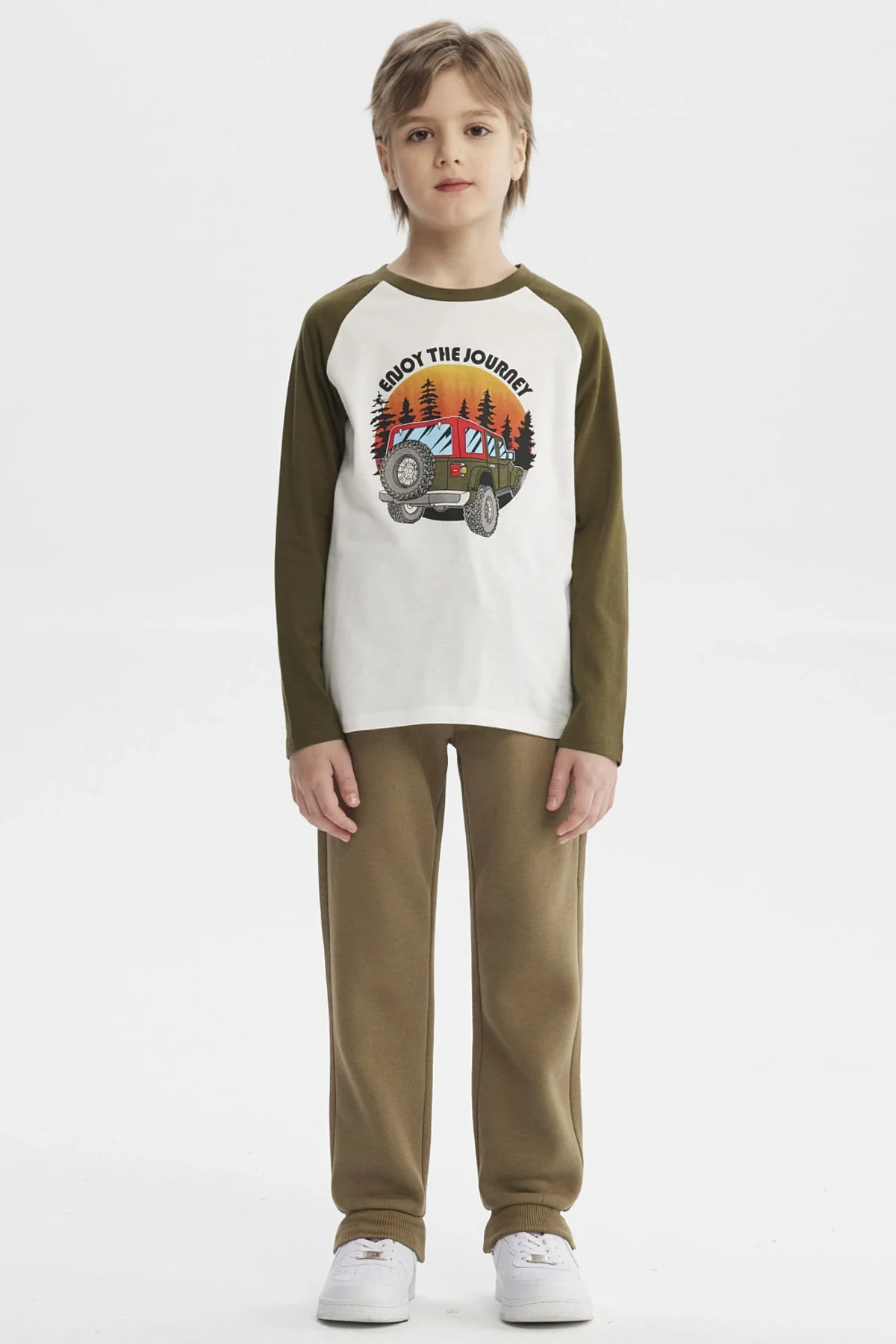 Polera Niño Print Adventure Crudo - Image 4