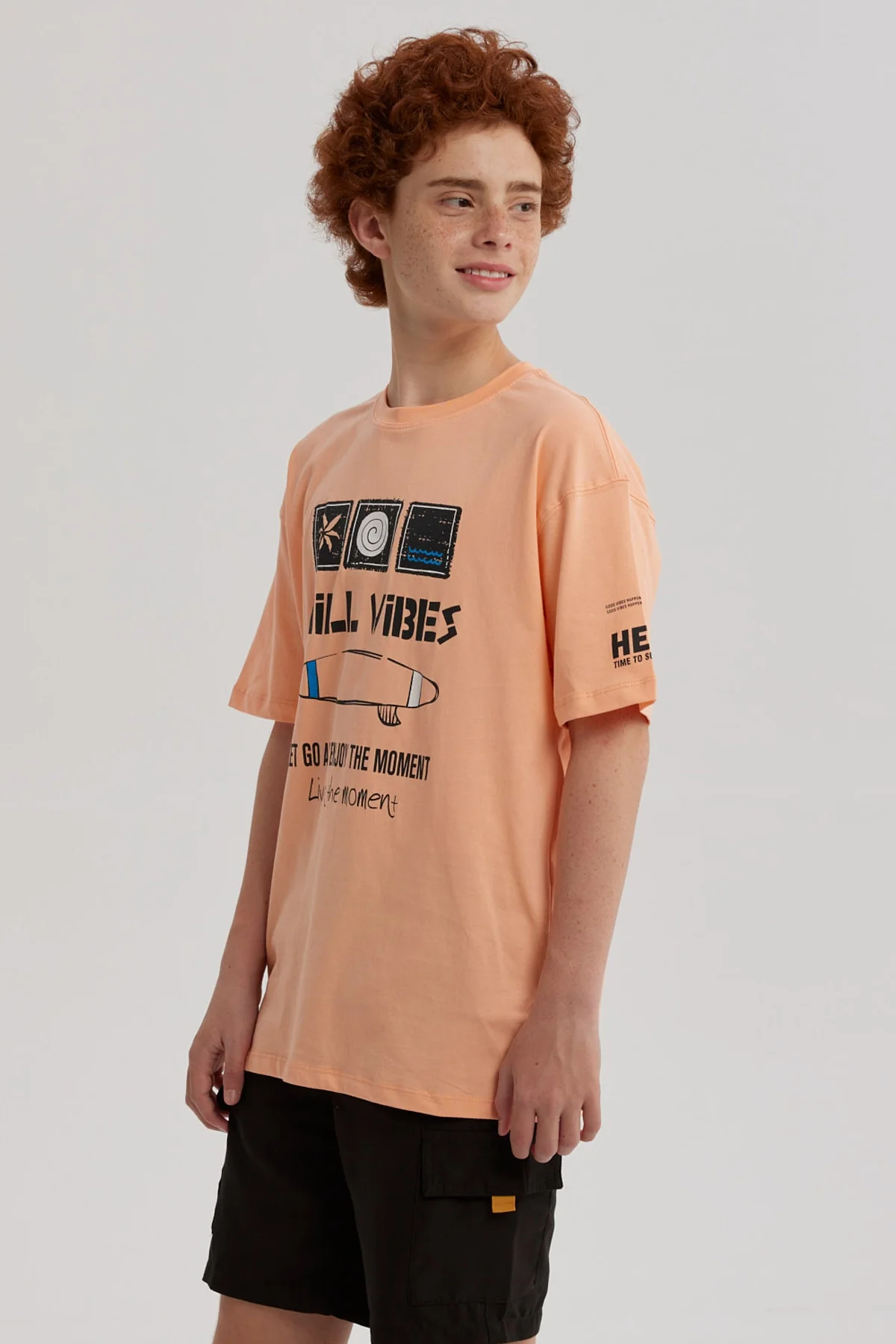 Polera Niño Print Posicional Coral - Image 2