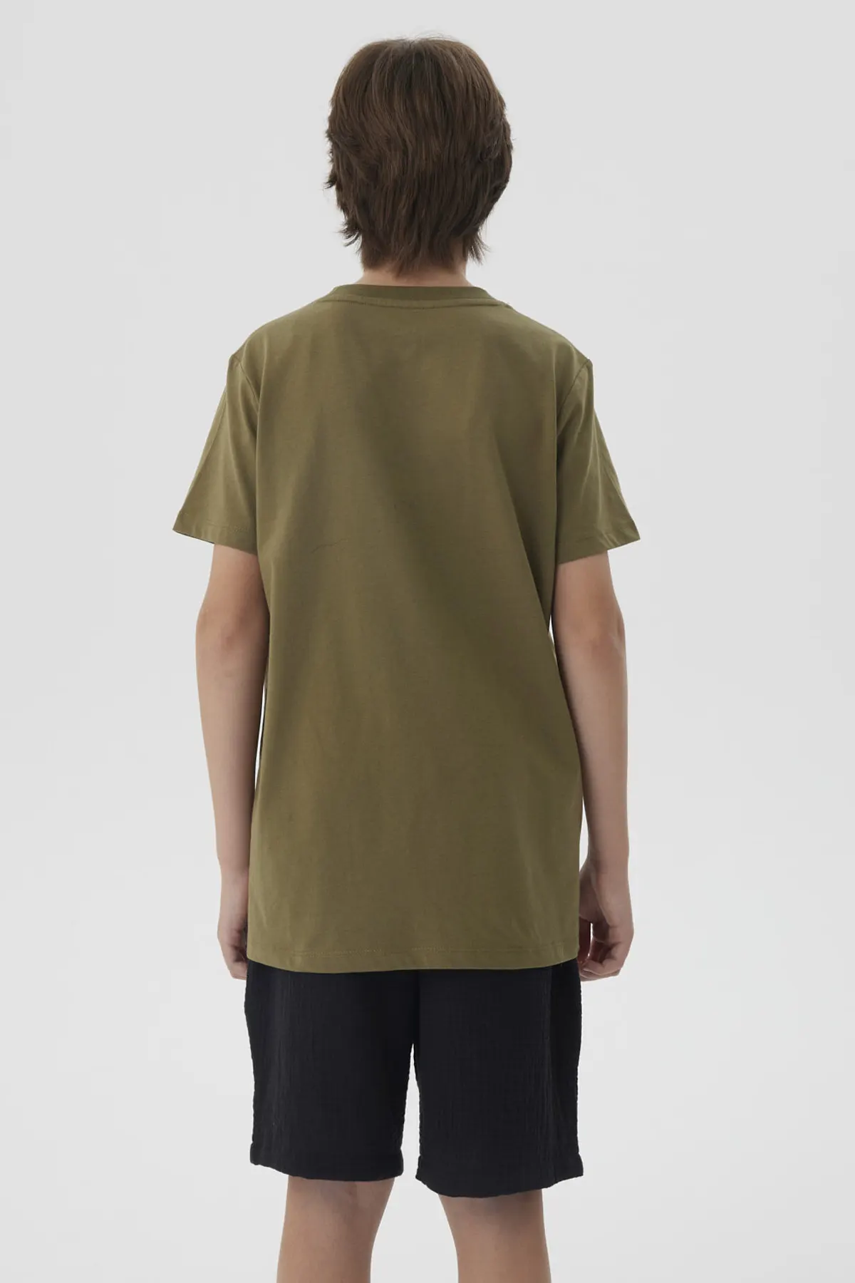 Polera Niño Print Posicional Verde Militar - Image 3