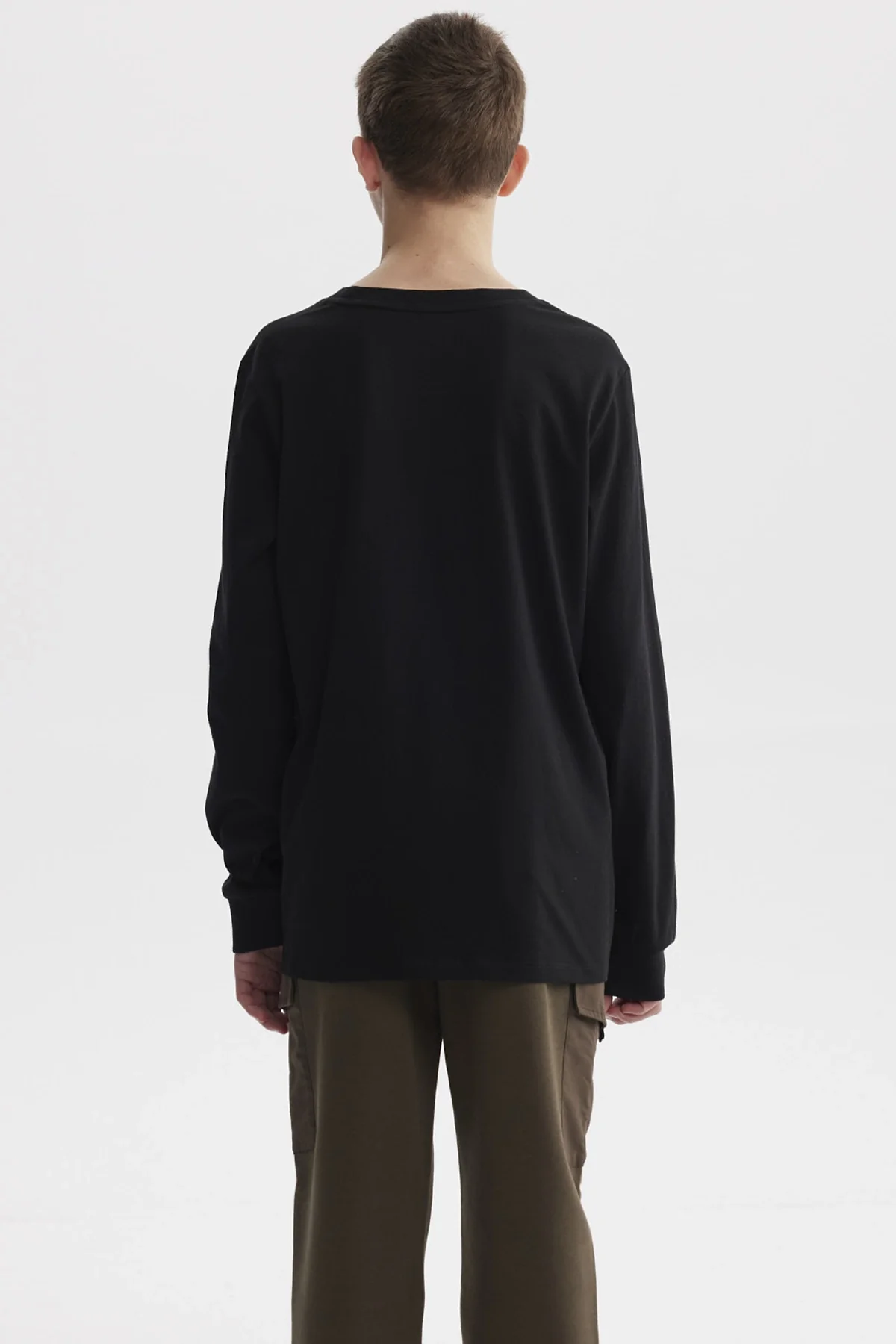 Polera Niño Puño Y Print Negro - Image 2