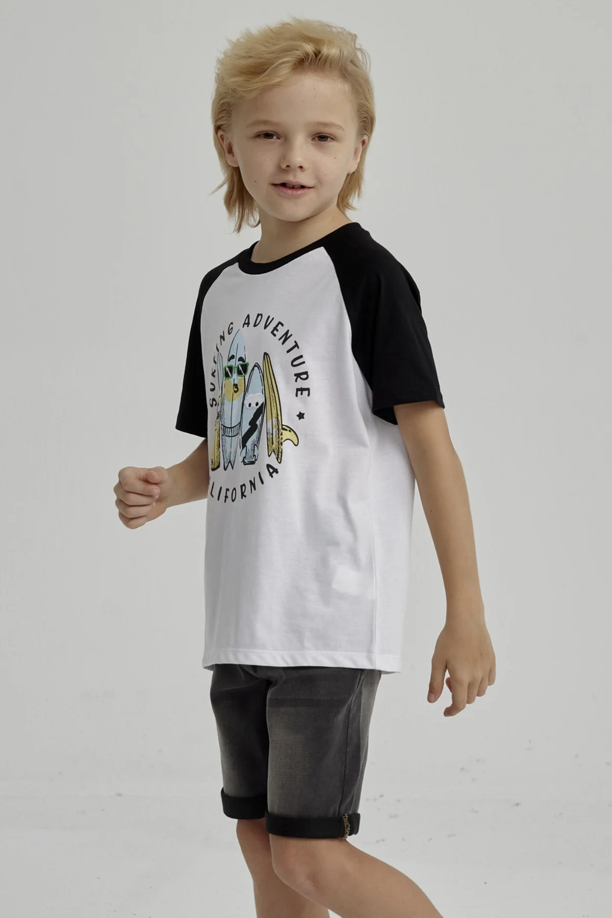 Polera Niño Raglan Print Negro - Image 2