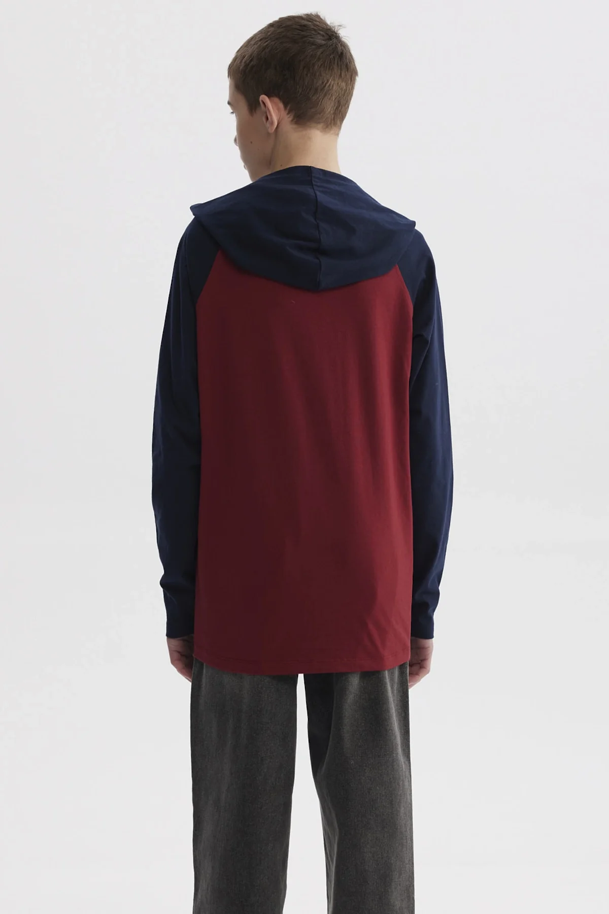 Polera Niño Teen Bicolor Burdeo - Image 3