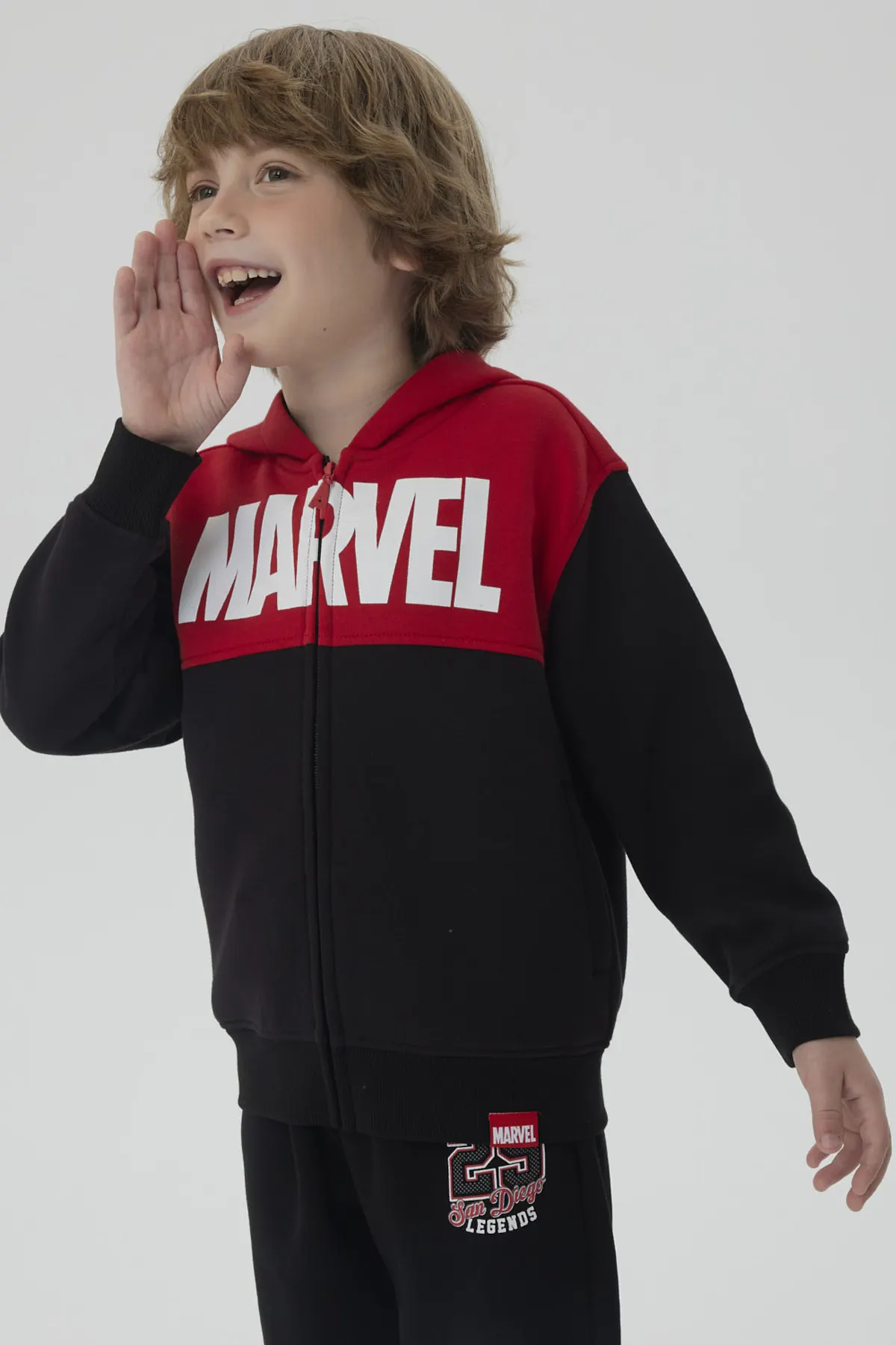 Polerón Niño Avengers Negro - Image 4