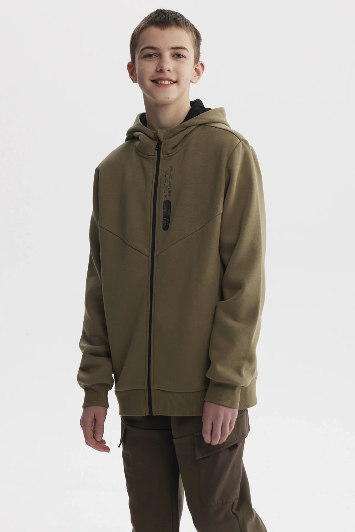 Polerón Niño Slim Verde Militar - Image 2