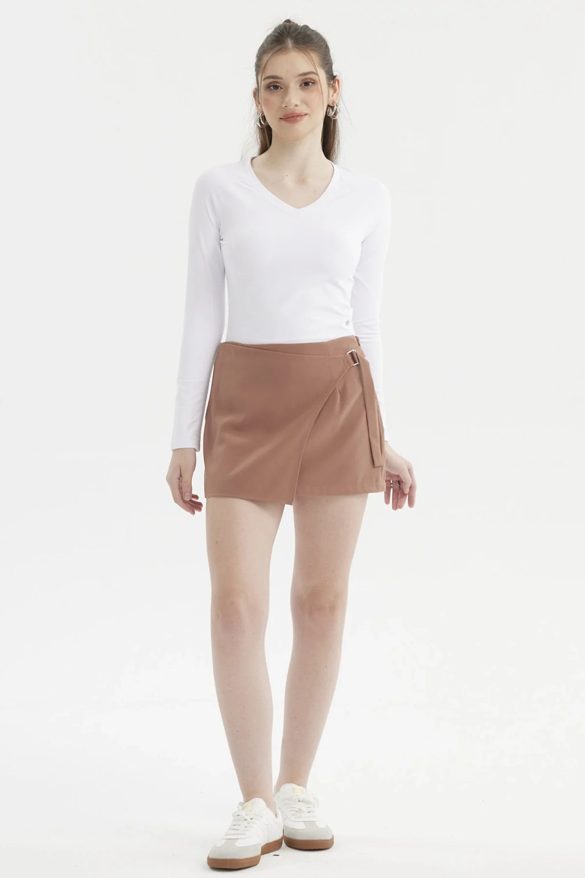 Short Mujer Falda Cruce Delantero Camel - Image 4
