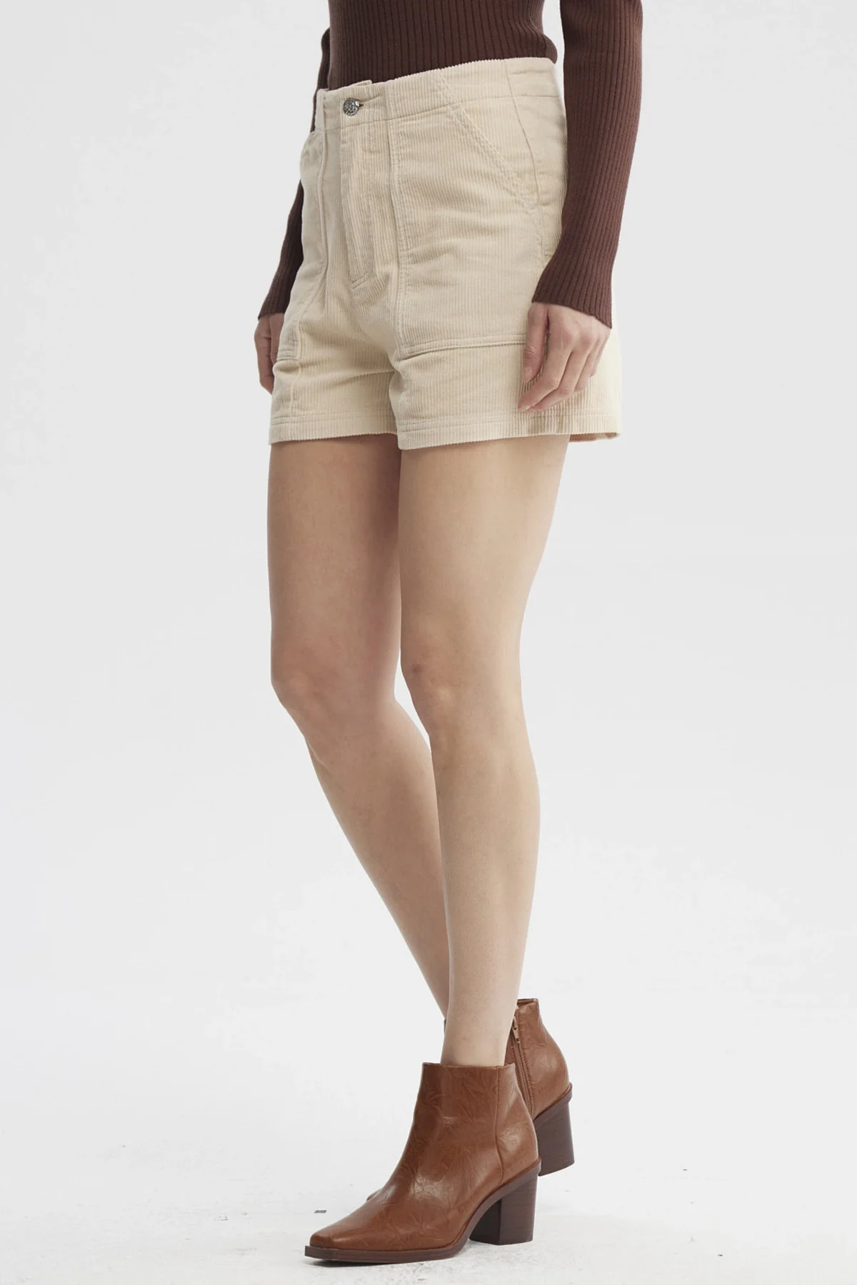 Short Mujer Slim Arena - Image 2