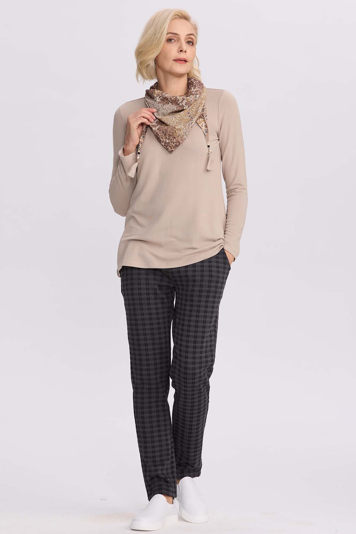 Sweater Mujer Con Pañuelo Beige - Image 4