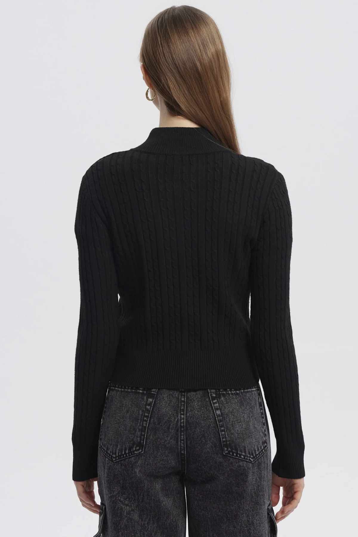 Sweater Mujer Cuello Con Cierre Negro - Image 3
