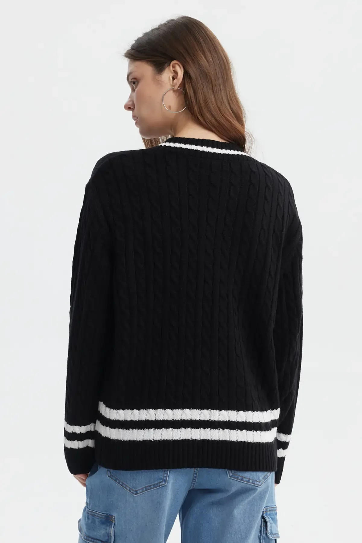Sweater Mujer Cuello V Rayas Negro - Image 3