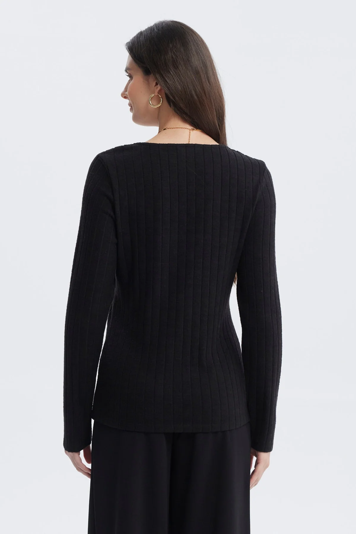 Sweater Mujer Slim Cuello V Negro - Image 3