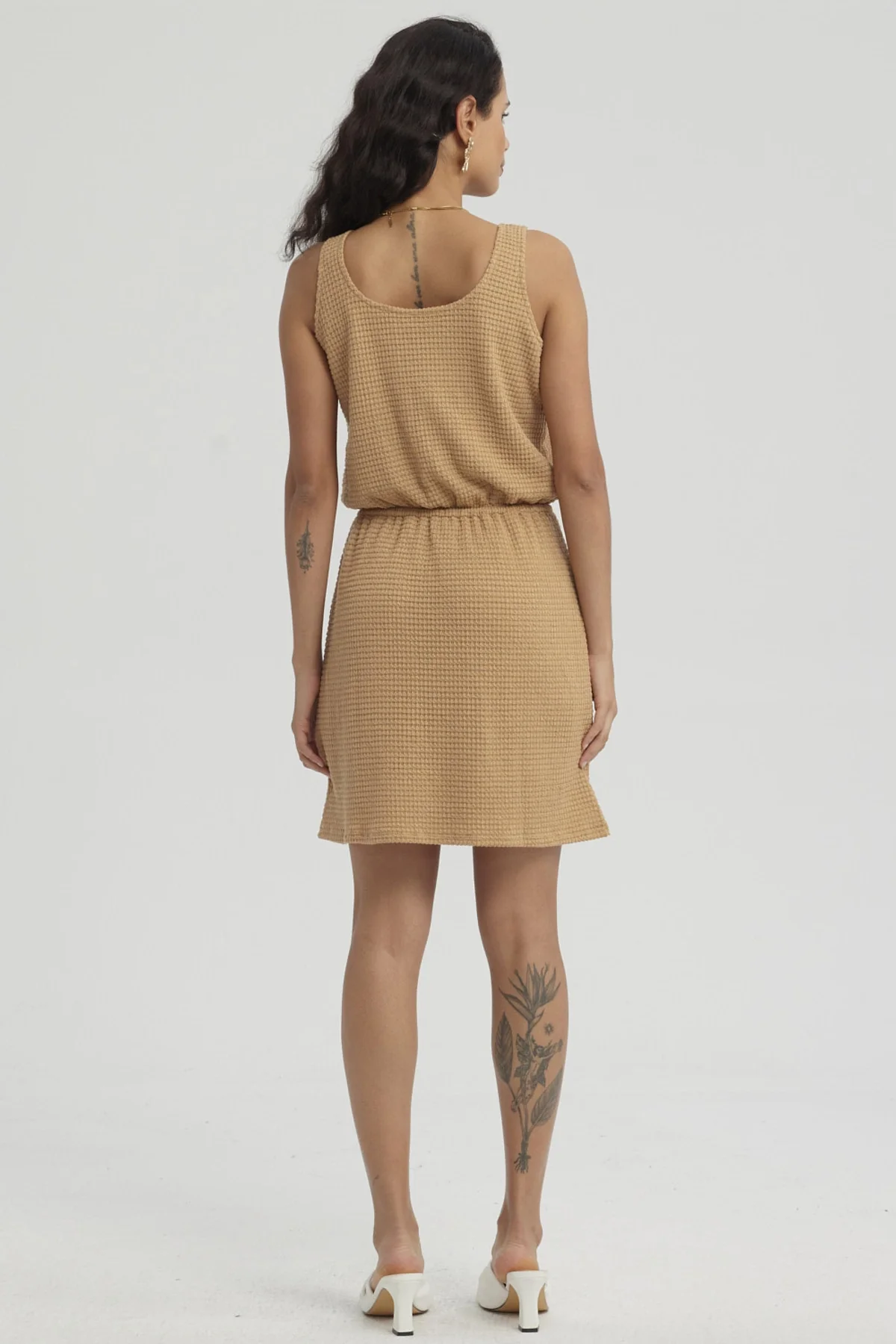 Vestido Mujer Corto Cordón Camel - Image 4