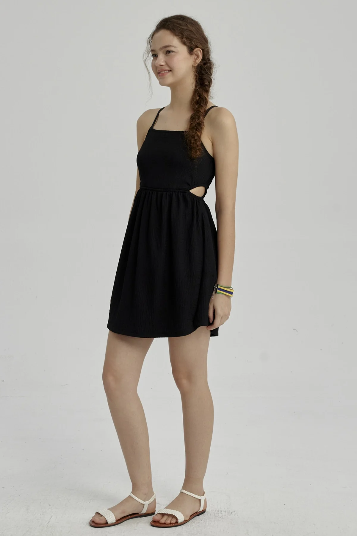 Vestido Niña Abertura En Costado Negro - Image 4